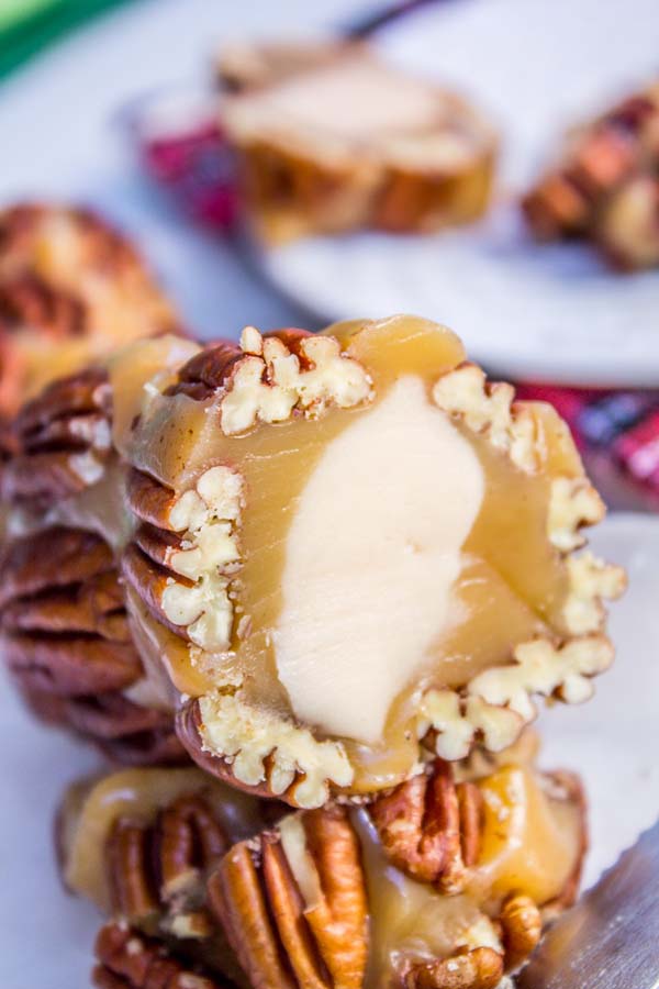 Caramel Nougat Pecan Rolls #Christmas #candy #recipes #trendypins