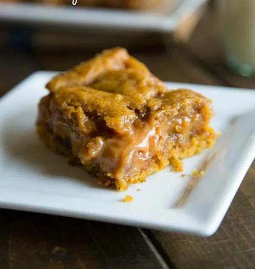 Caramel Pumpkin Layer Bars #Christmas #cookie #recipes #trendypins