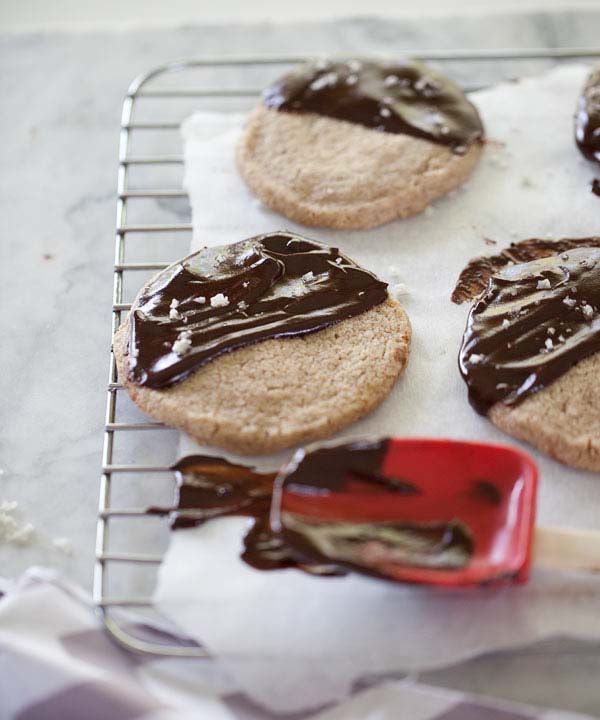 Chai Shortbread Cookies with Sea Salt #Christmas #cookie #recipes #trendypins