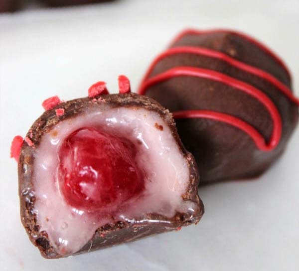 Chocolate Covered Cherries #Christmas #candy #recipes #trendypins