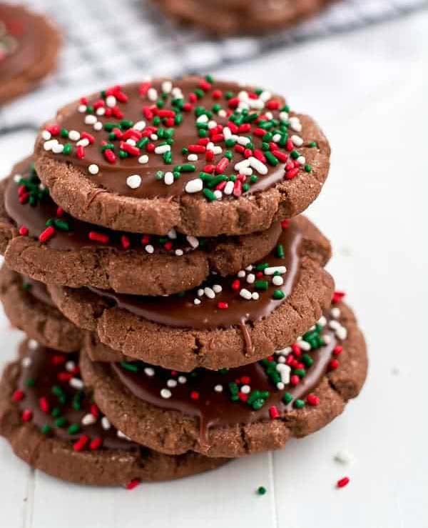 Chocolate Frosted Christmas Cookies #Christmas #cookie #recipes #trendypins