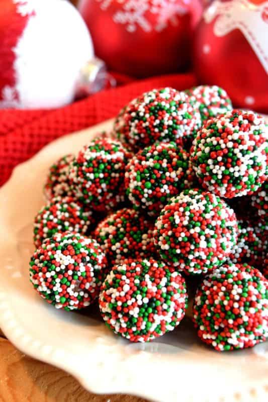 Christmas Chocolate Truffles #Christmas #candy #recipes #trendypins