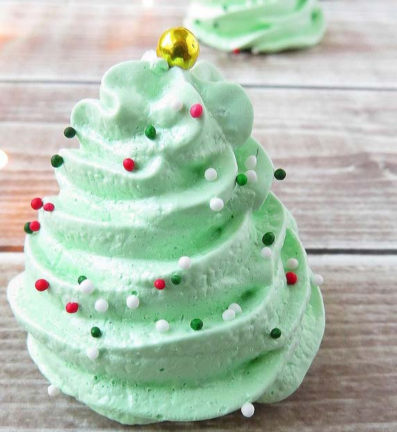 Christmas Tree Meringue Cookies #Christmas #cookie #recipes #trendypins