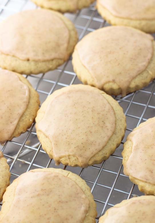 Cinnamon Maple Sugar Cookies #Christmas #cookie #recipes #trendypins