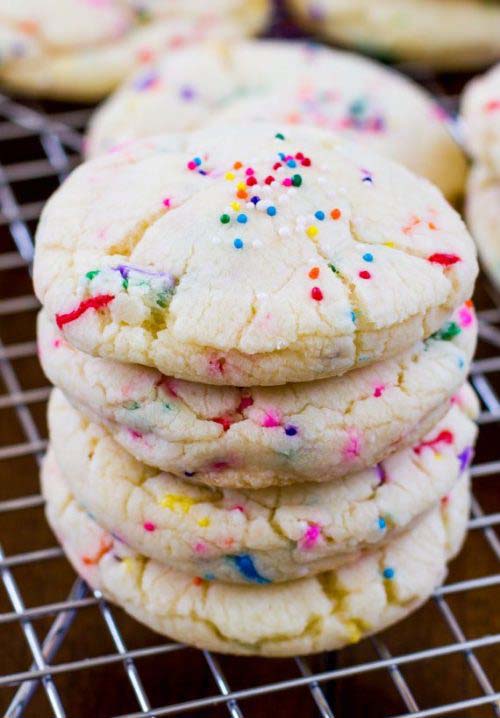 Confetti Cake Batter Cookies #Christmas #cookie #recipes #trendypins