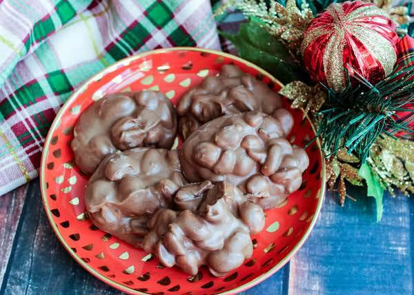 Crock Pot Christmas Crack #Christmas #candy #recipes #trendypins