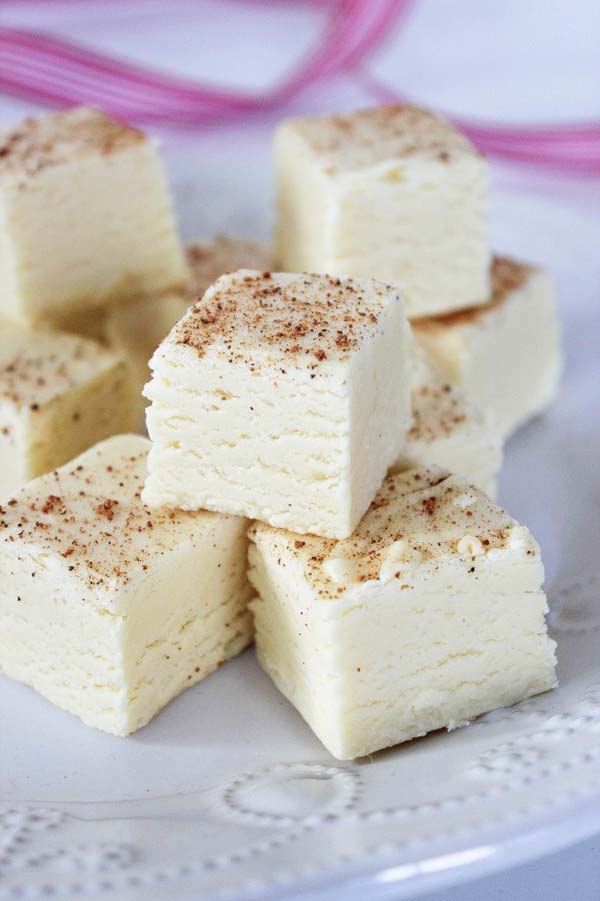 Egg Nog Fudge #Christmas #candy #recipes #trendypins