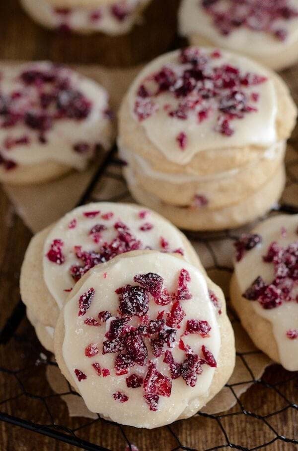 Frosted Cranberry Cookies #Christmas #cookie #recipes #trendypins