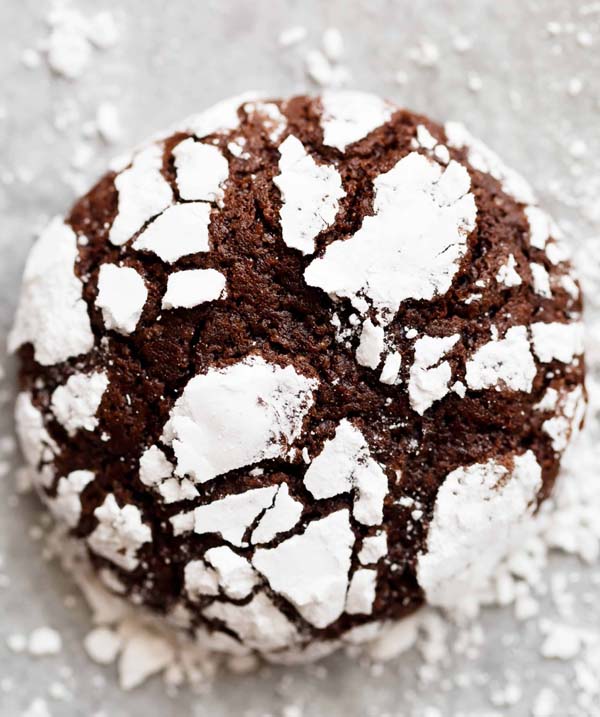 Fudgy Chocolate Crinkle Cookies #Christmas #cookie #recipes #trendypins