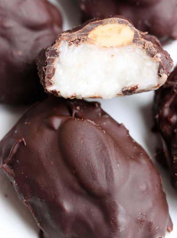 Homemade Almond Joy Candy Bars #Christmas #candy #recipes #trendypins