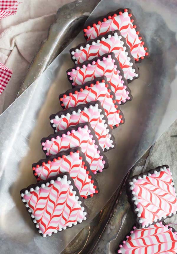 Iced Chocolate Peppermint Cookies #Christmas #cookie #recipes #trendypins