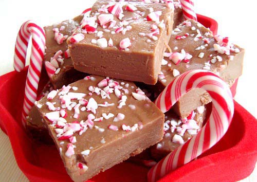 Peppermint Mocha Fudge #Christmas #candy #recipes #trendypins