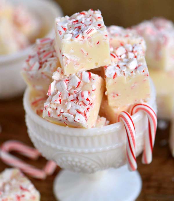 Perfect Peppermint Fudge #Christmas #candy #recipes #trendypins