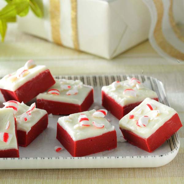 Red Velvet Candy Cane Fudge #Christmas #candy #recipes #trendypins