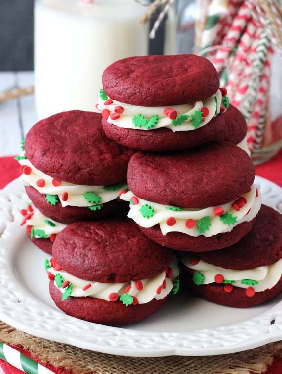 Red Velvet Cookie Sandwiches #Christmas #cookie #recipes #trendypins