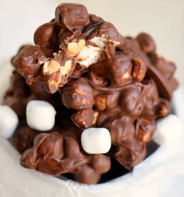 Rocky Road Peanut Clusters #Christmas #candy #recipes #trendypins