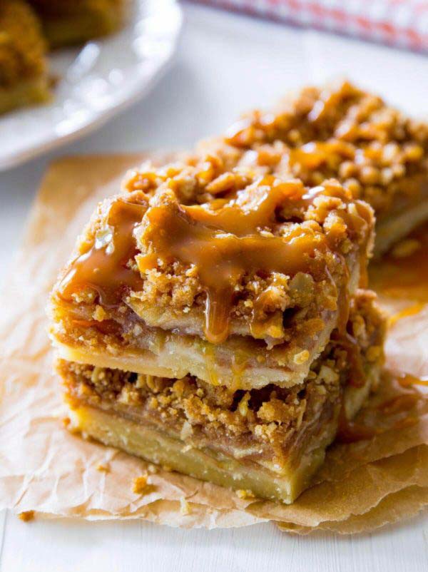 Salted Caramel Apple Pie Bars #Christmas #cookie #recipes #trendypins