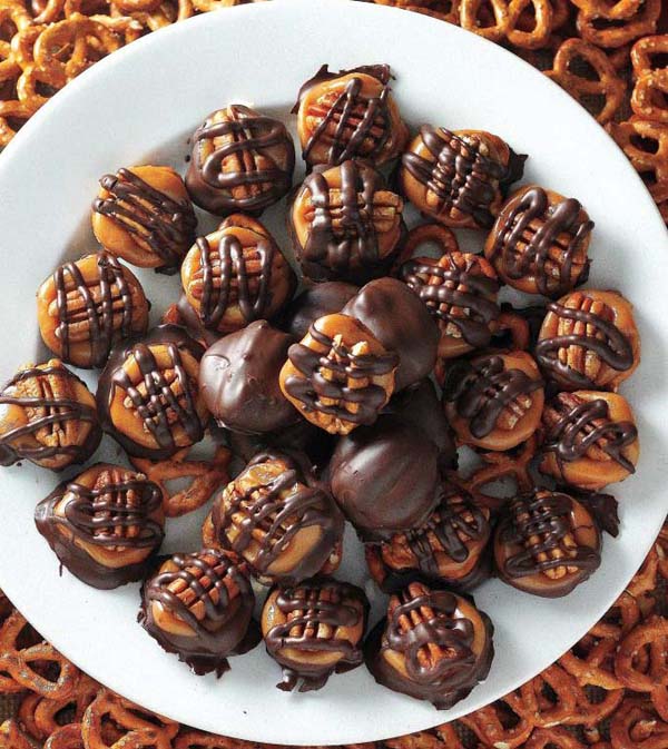 Salted Caramel Pretzel Pecan Bon Bons #Christmas #candy #recipes #trendypins