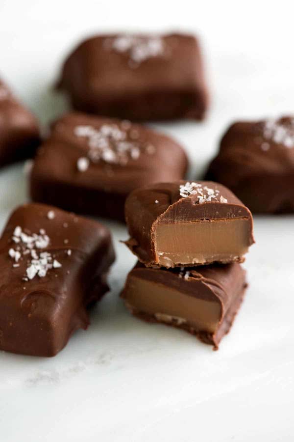Salted Chocolate Covered Caramels #Christmas #candy #recipes #trendypins
