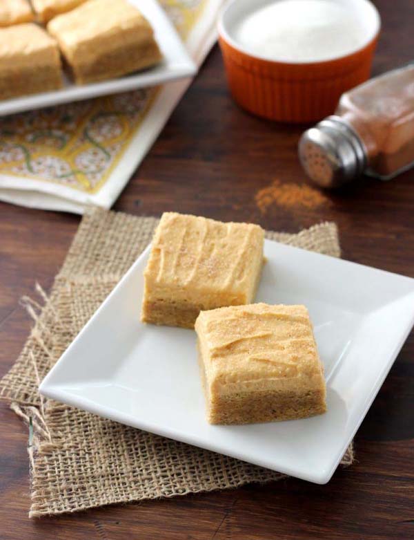 Snickerdoodle Pumpkin Cookie Bars with Pumpkin Buttercream Frosting #Christmas #cookie #recipes #trendypins