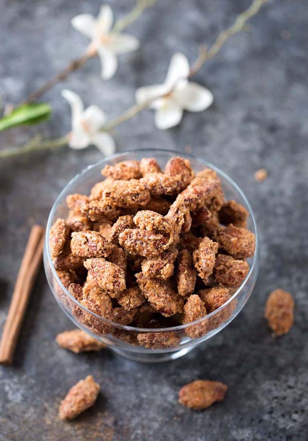 Vanilla Cinnamon Candied Almonds #Christmas #candy #recipes #trendypins