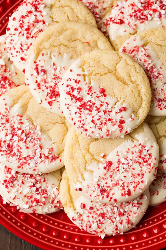 White Chocolate Dipped Peppermint Sugar Cookies #Christmas #cookie #recipes #trendypins