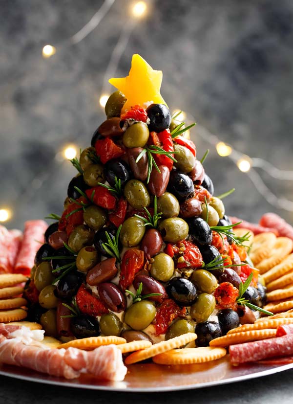 Antipasto Cheese Ball Christmas Tree #Christmas #appetizers #recipes #trendypins