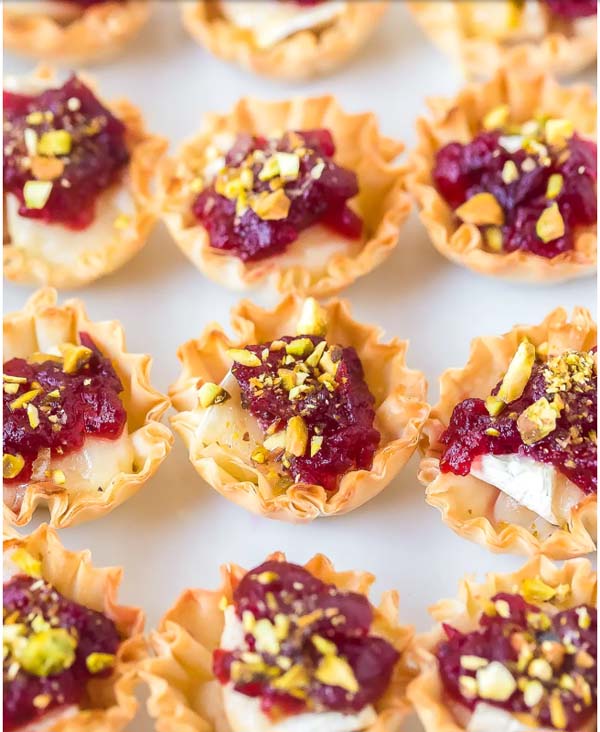 Baked Brie Bites with Cranberry Sauce #Christmas #recipes #dinner #trendypins