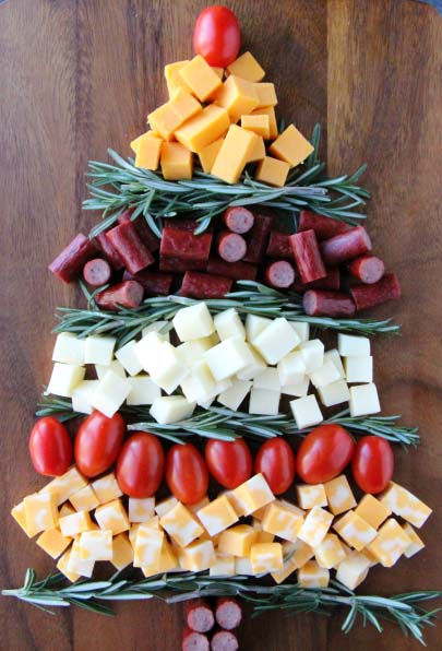 Cheese and Meat Christmas Tree #Christmas #appetizers #recipes #trendypins