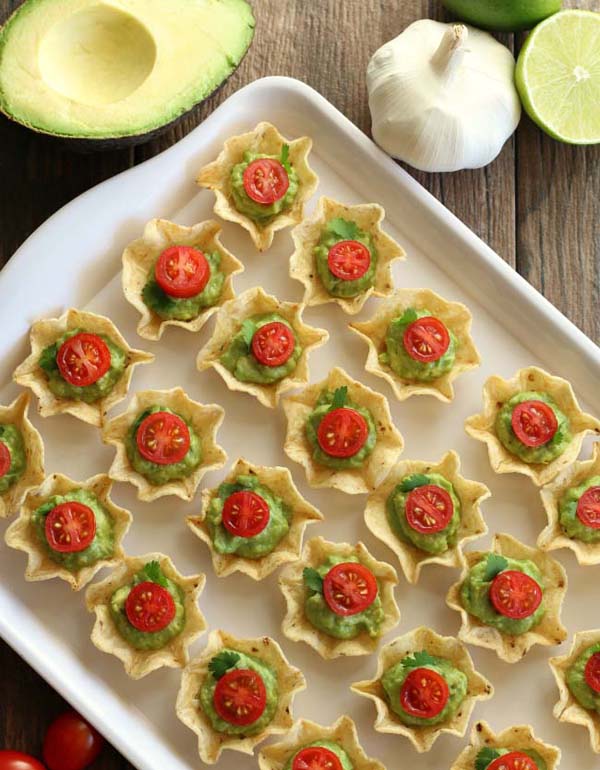 Chip Guacamole Bites #Christmas #appetizers #recipes #trendypins