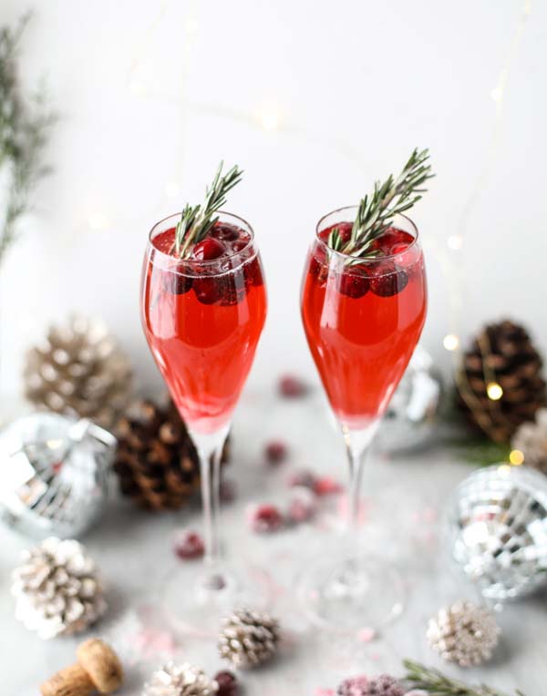 Christmas Morning Mimosas #Christmas #recipes #dinner #trendypins