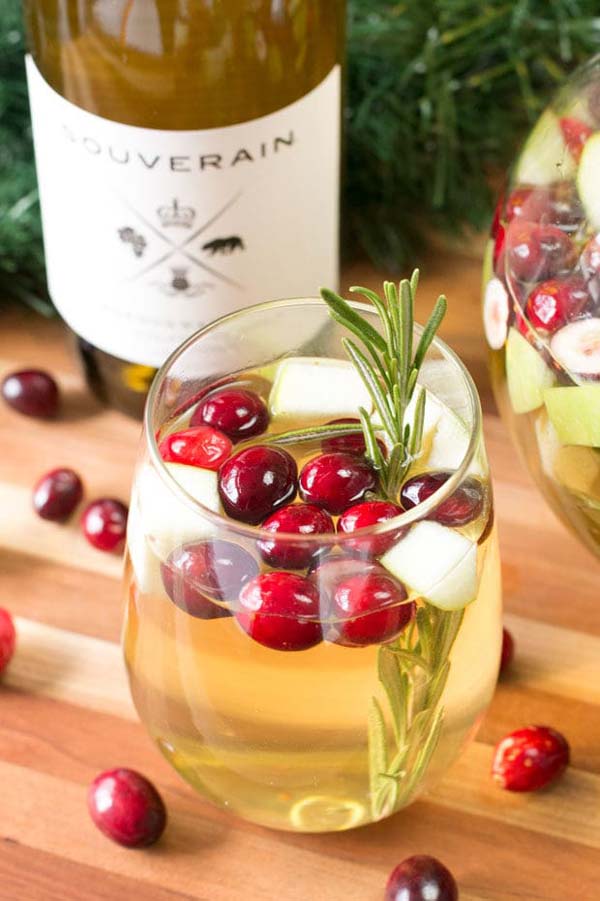 Christmas Sangria #Christmas #recipes #dinner #trendypins