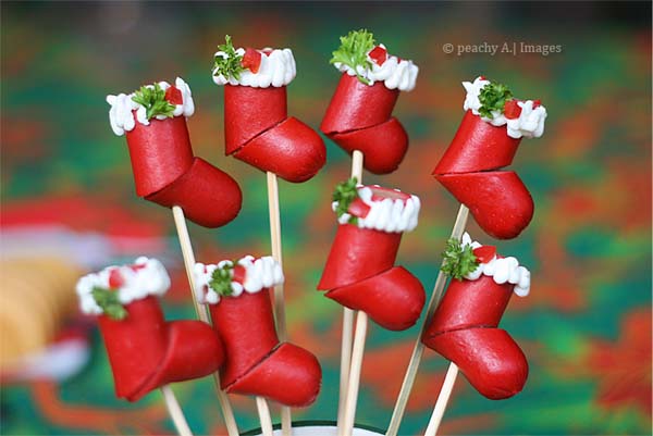 Christmas Stocking Hotdogs #Christmas #appetizers #recipes #trendypins