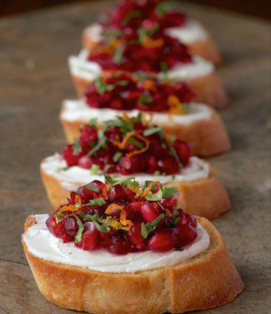 Cranberry and Pomegranate Bruschetta #Christmas #appetizers #recipes #trendypins