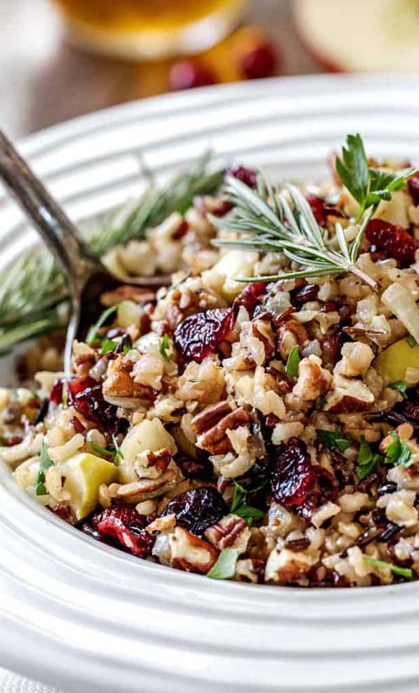 Cranberry Apple Pecan Wild Rice Pilaf #Christmas #recipes #dinner #trendypins