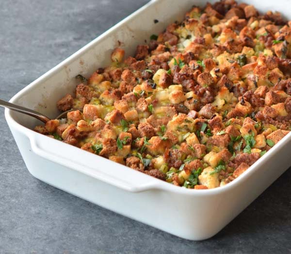 Easy Sausage and Herb Stuffing #Christmas #recipes #dinner #trendypins