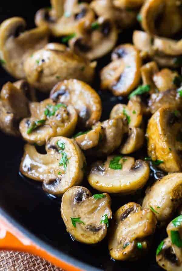 Garlic Butter Sautéed Mushrooms #Christmas #recipes #dinner #trendypins