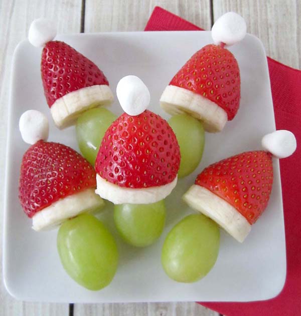 Grinch Fruit Kabobs #Christmas #appetizers #recipes #trendypins