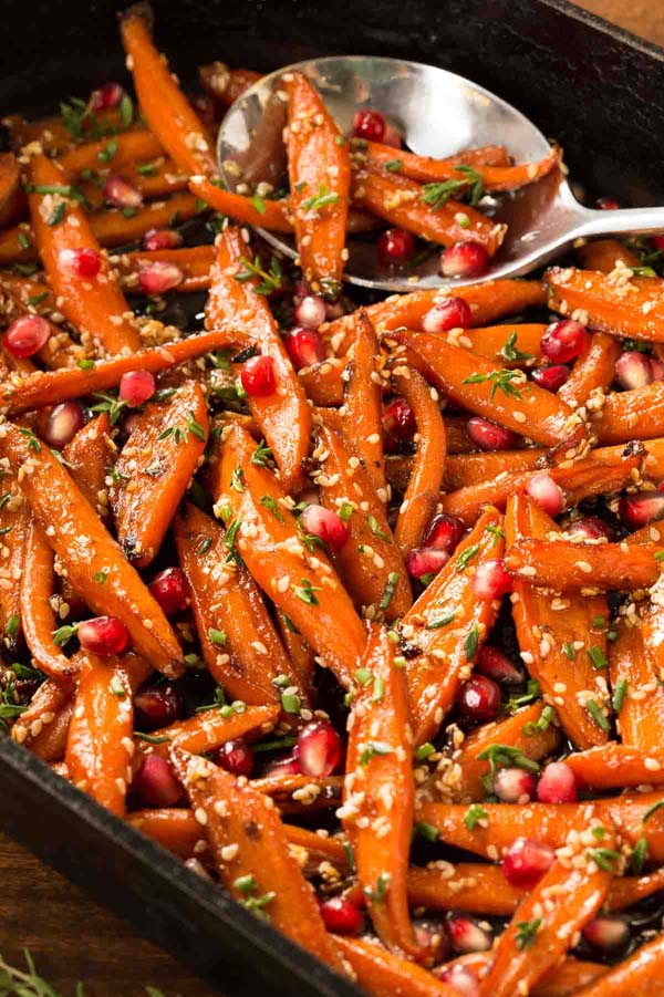 Honey Maple Roasted Carrots #Christmas #recipes #dinner #trendypins
