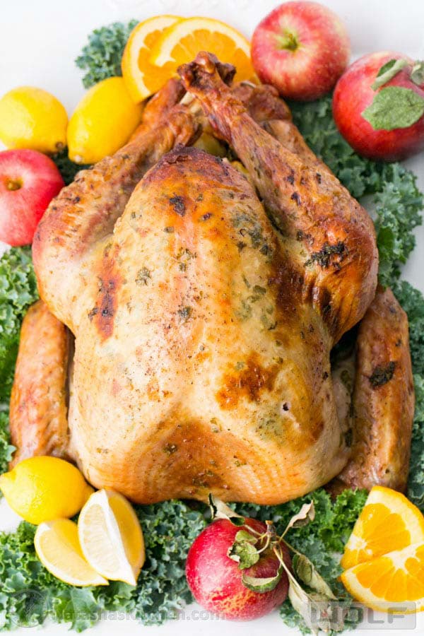 Juicy Roast Turkey #Christmas #recipes #dinner #trendypins