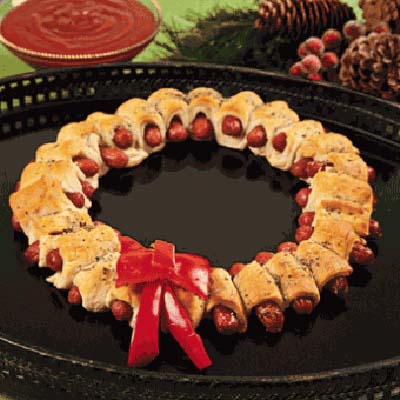 Mini Sausage Wreaths #Christmas #appetizers #recipes #trendypins