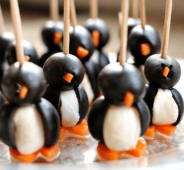 Olive Penguins #Christmas #appetizers #recipes #trendypins