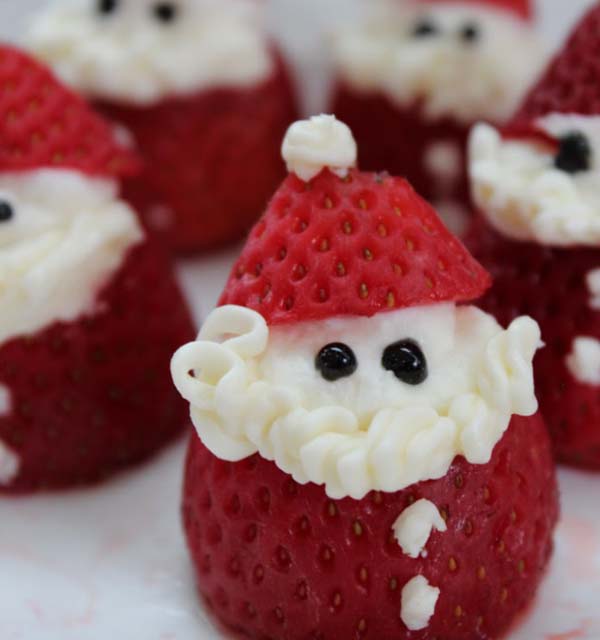 Strawberry Cheesecake Santas #Christmas #appetizers #recipes #trendypins