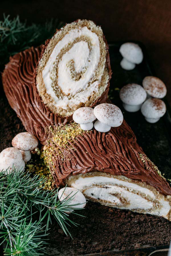 Tiramisu Yule Log Cake #Christmas #recipes #dinner #trendypins