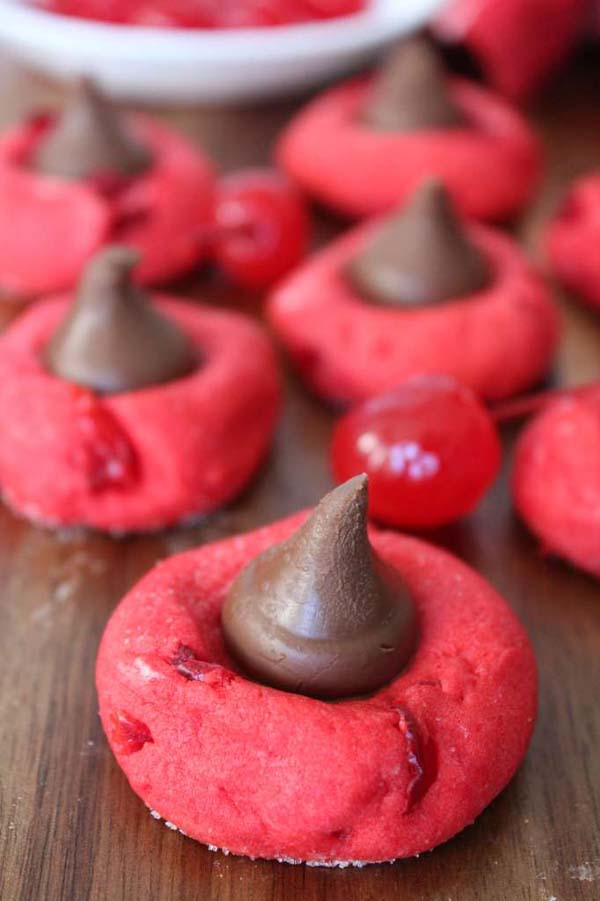 Chocolate Cherry Blossom Cookies #Valentine's Day #recipes #desserts #trendypins