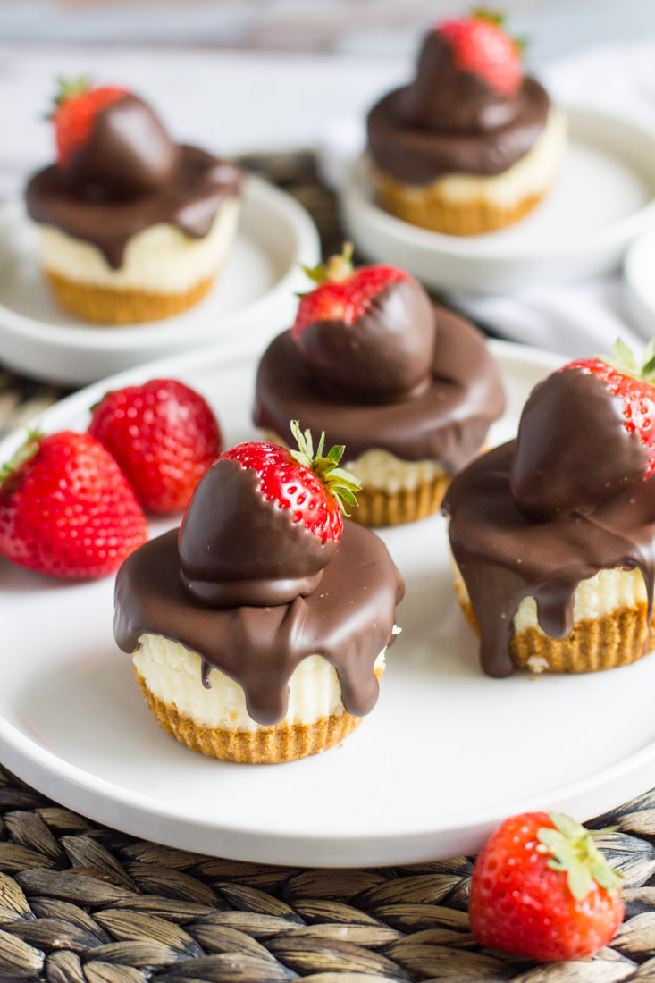 Chocolate Covered Strawberry Cheesecake #Valentine's Day #recipes #cakes #trendypins