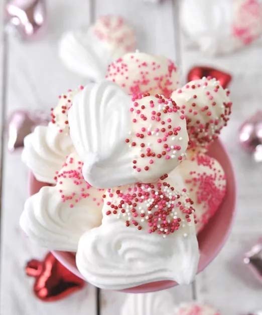 Chocolate Dipped Meringues #Valentine's Day #recipes #treats #trendypins