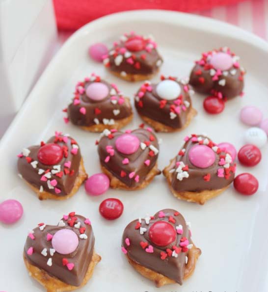Chocolate Pretzel Bites #Valentine's Day #recipes #treats #trendypins