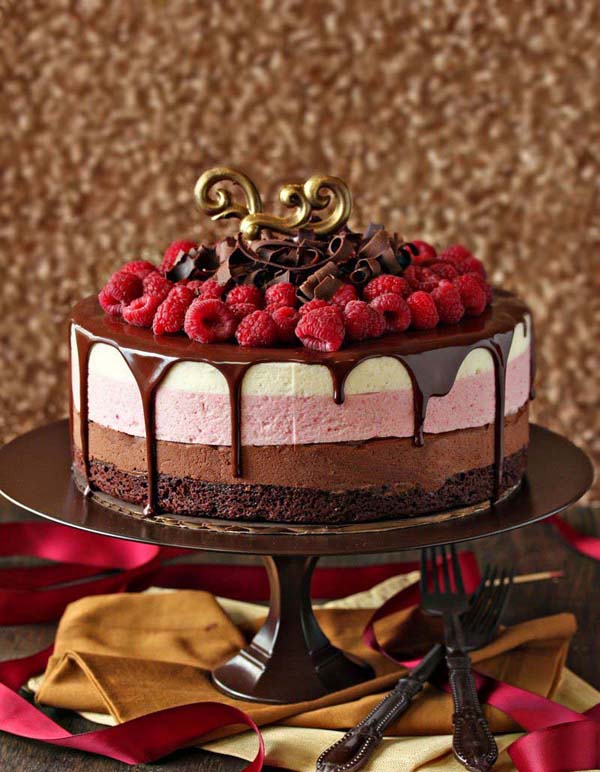 Chocolate Raspberry Mousse Cake #Valentine's Day #recipes #desserts #trendypins