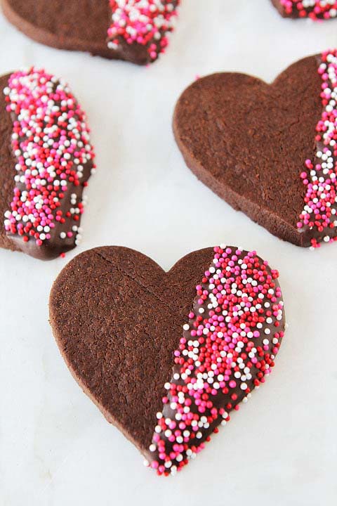 Chocolate Shortbread Heart Cookies #Valentine's Day #recipes #desserts #trendypins